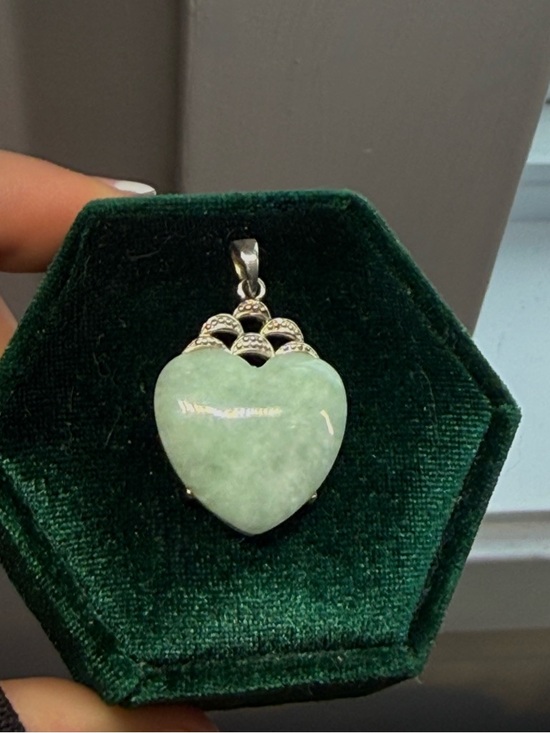 Jewelry - Heart shaped Jade pendant- s925